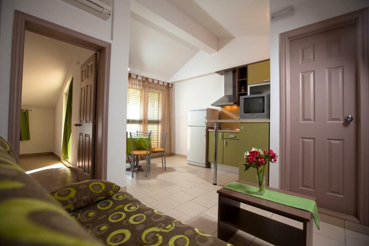 Apartments Smiljka II Tučepi Екстериор снимка