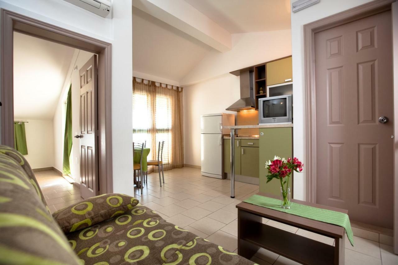 Apartments Smiljka II Tučepi Екстериор снимка