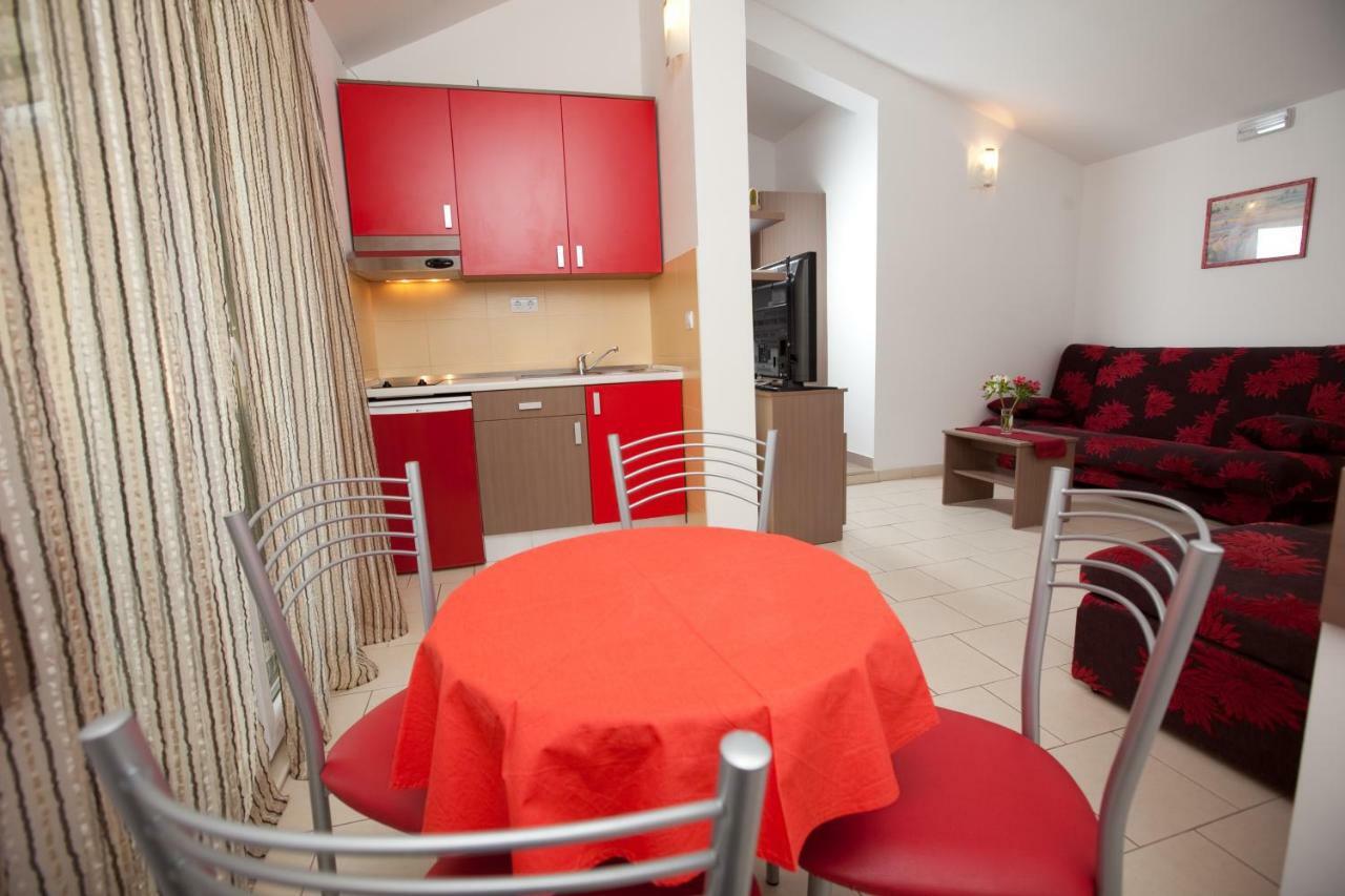 Apartments Smiljka II Tučepi Екстериор снимка